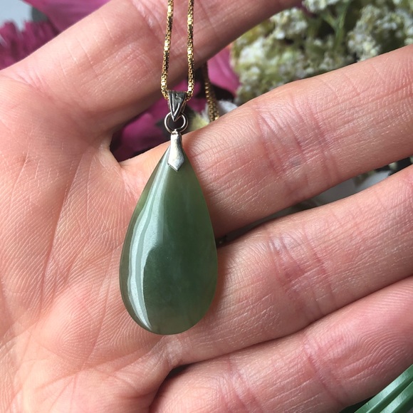 vintage jade 10k gold/mother of pearl necklace - Picture 4 of 6